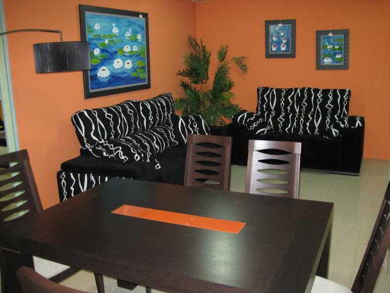 Avila Flats Soterrana Екстериор снимка